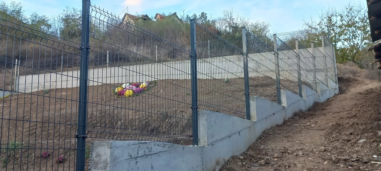 Aluminijumska i panelna ograda sa kapijom